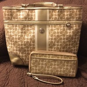Coach purse with matching wristlet